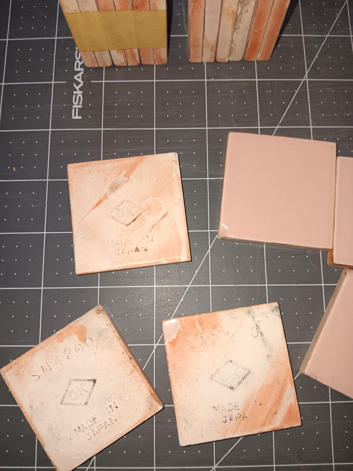 28 pcs. PINK Vintage Ceramic 2″ X 2″ Ceramic Inside Radius Bullnose Corner JAPAN