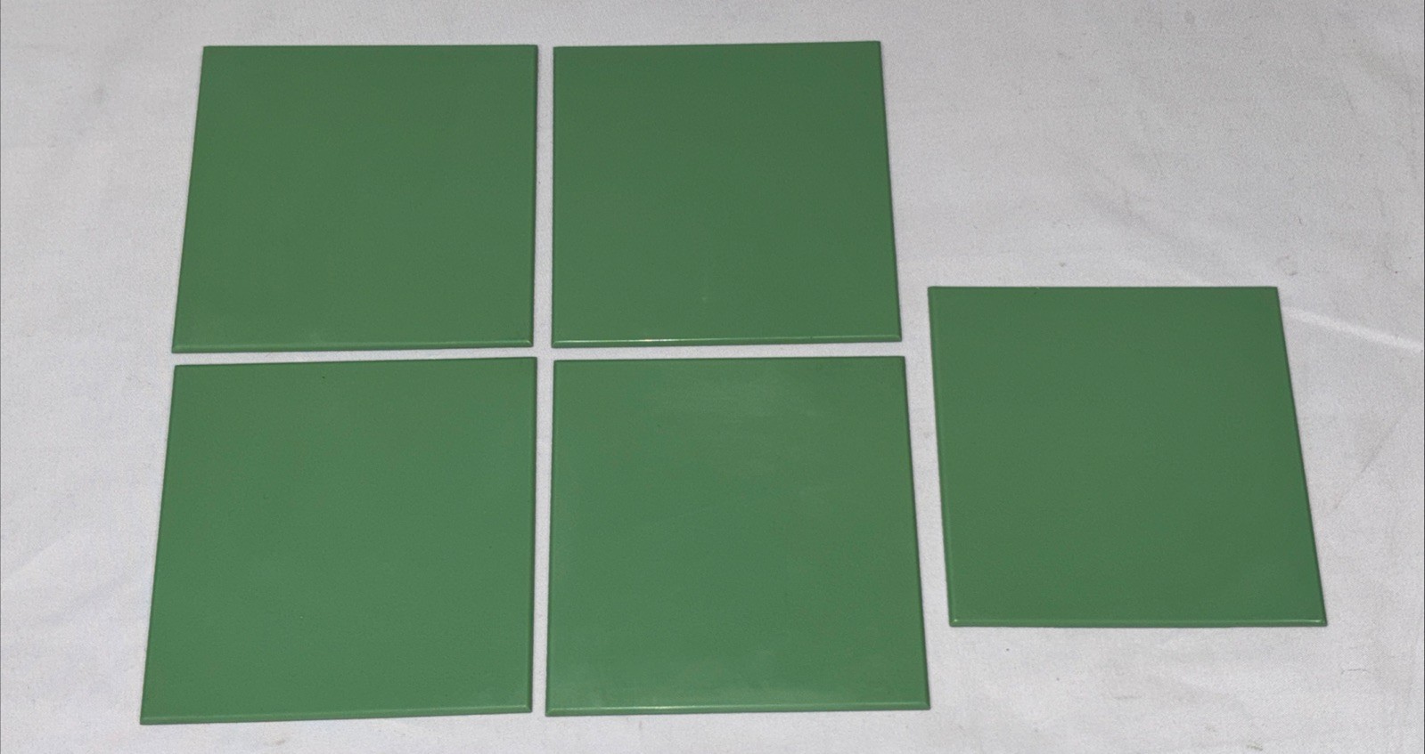 5 Vintage Solid Green Plastic Polystyrene Wall Tiles 4.25″x4.25″ Mint Green