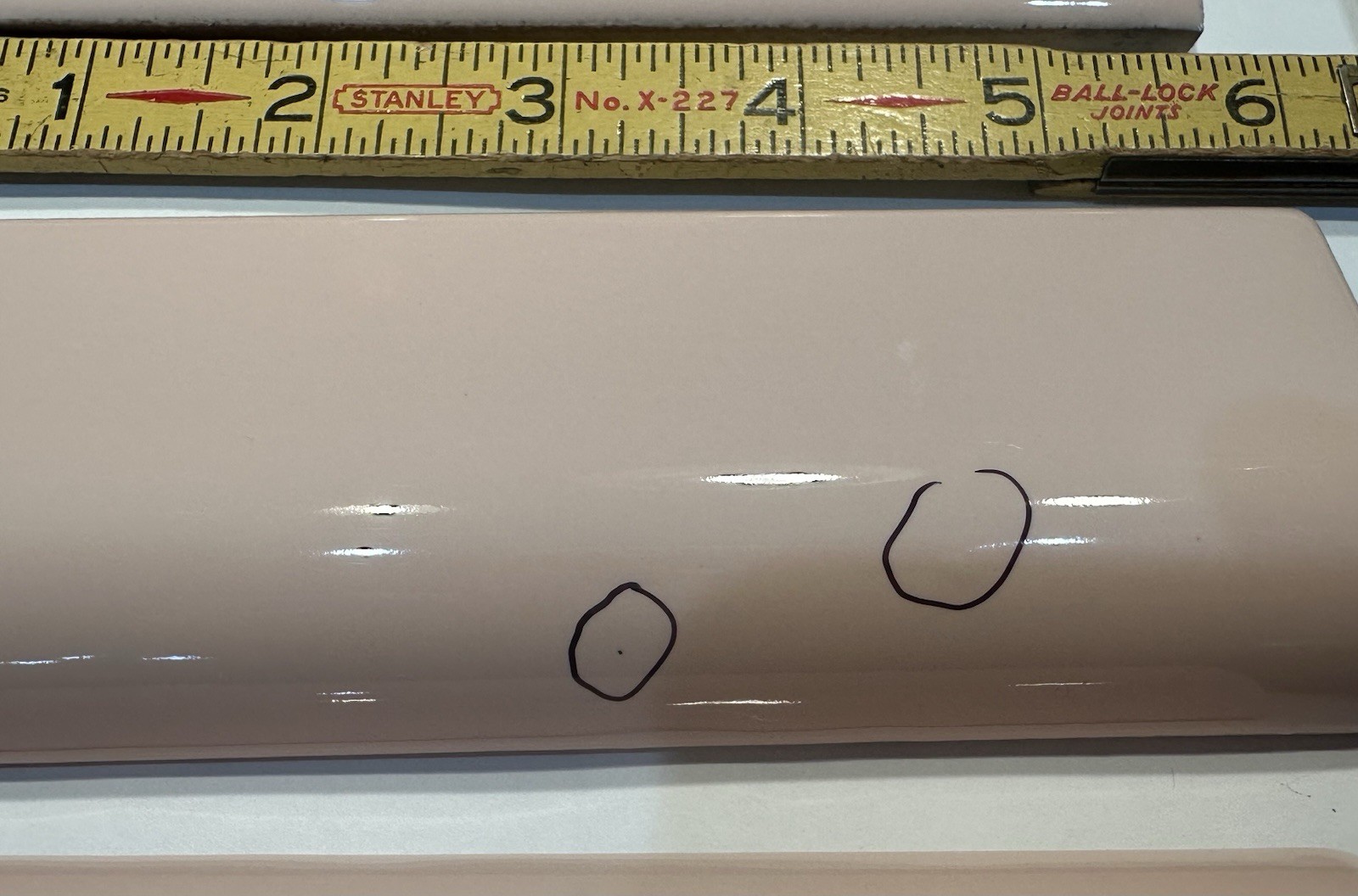 1pc. *Peachy Pink Mist* Glossy Ceramic Radius Mud Cap Bullnose Tile; 2″ X 6″ NOS