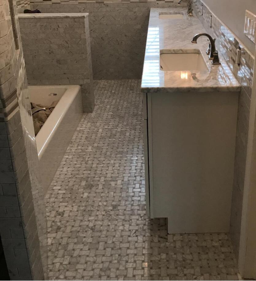 C653XP Carrara Venato Marble 1×2 Basketweave Mosaic Tile Gray Dots Polished