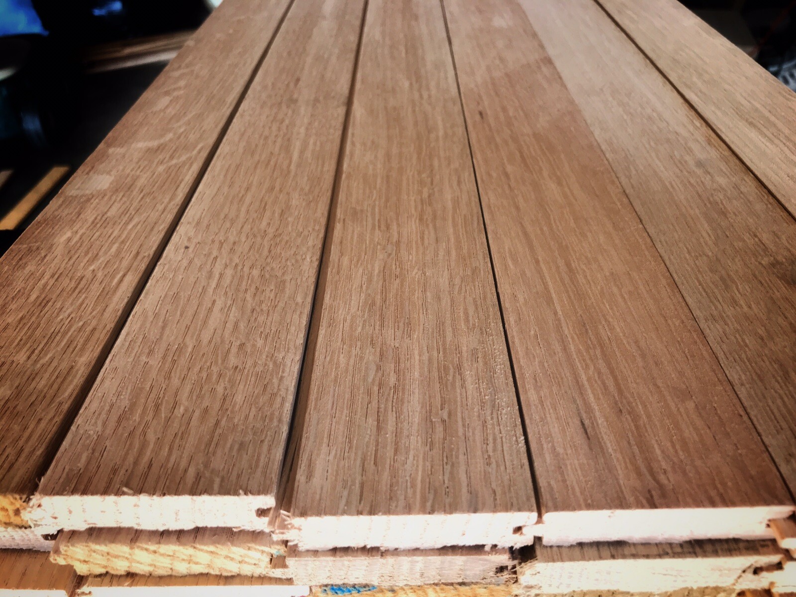 1/2″ x 2 1/4″ x 1-4’Rift/Qtr Unfinished Red Oak Flooring Craftsman-style 23 SQFT