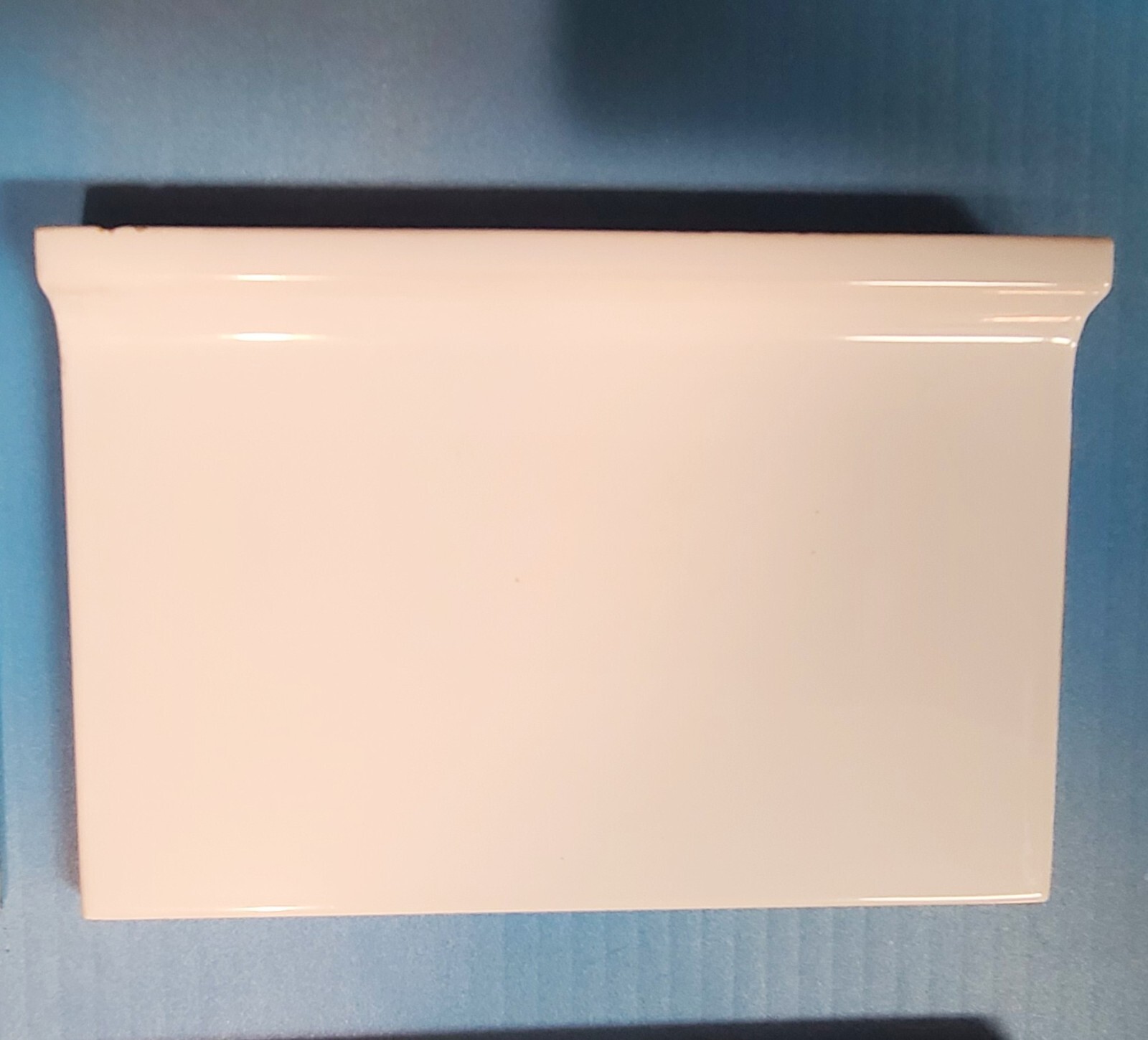Vtg 4×6 Gloss White Radius Sanitary Cove Base Ceramic Tile DK #A-1663 *4 Pc. NOS