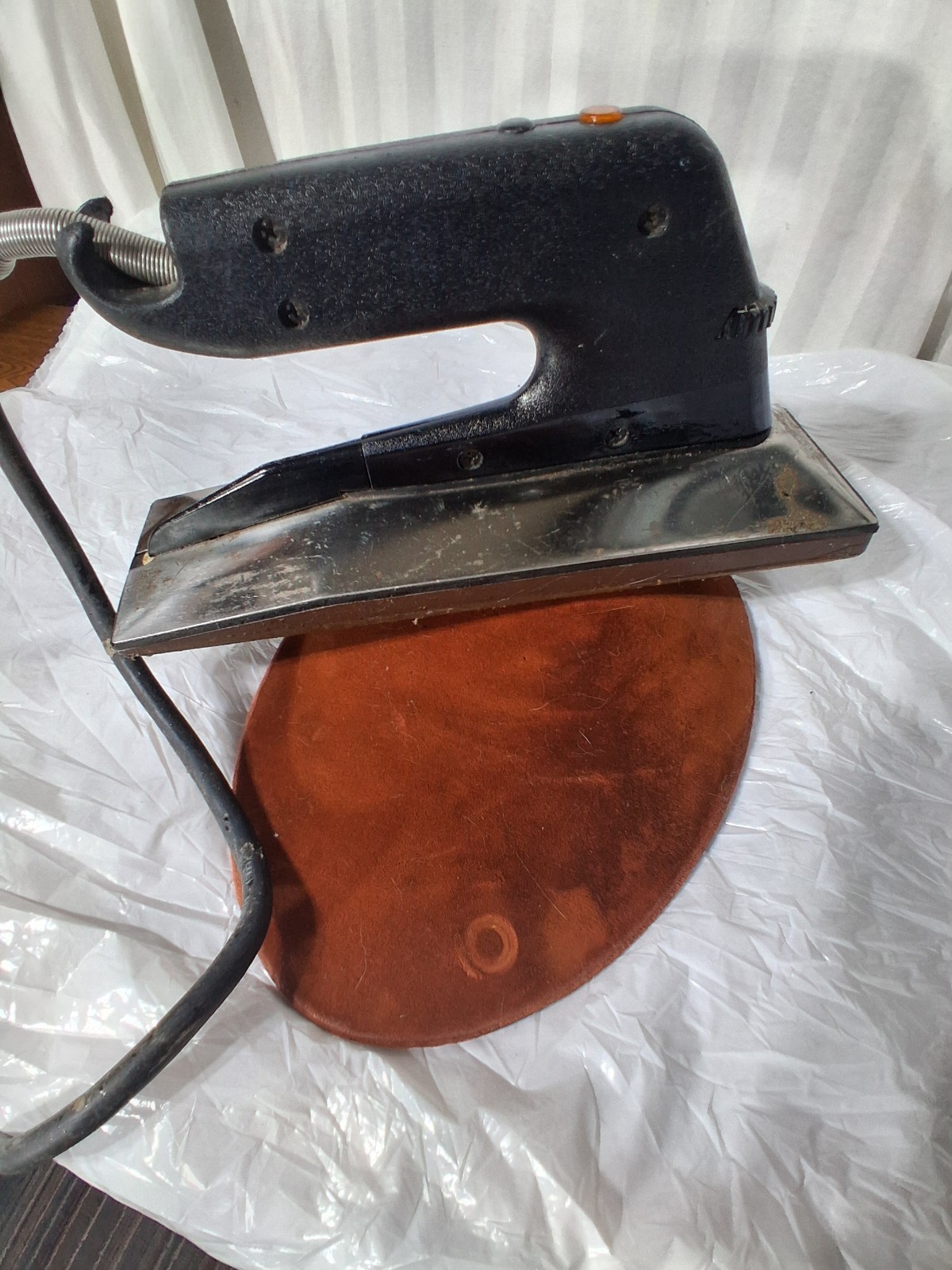 Precision Sealing Heat Bond Iron Model 4852