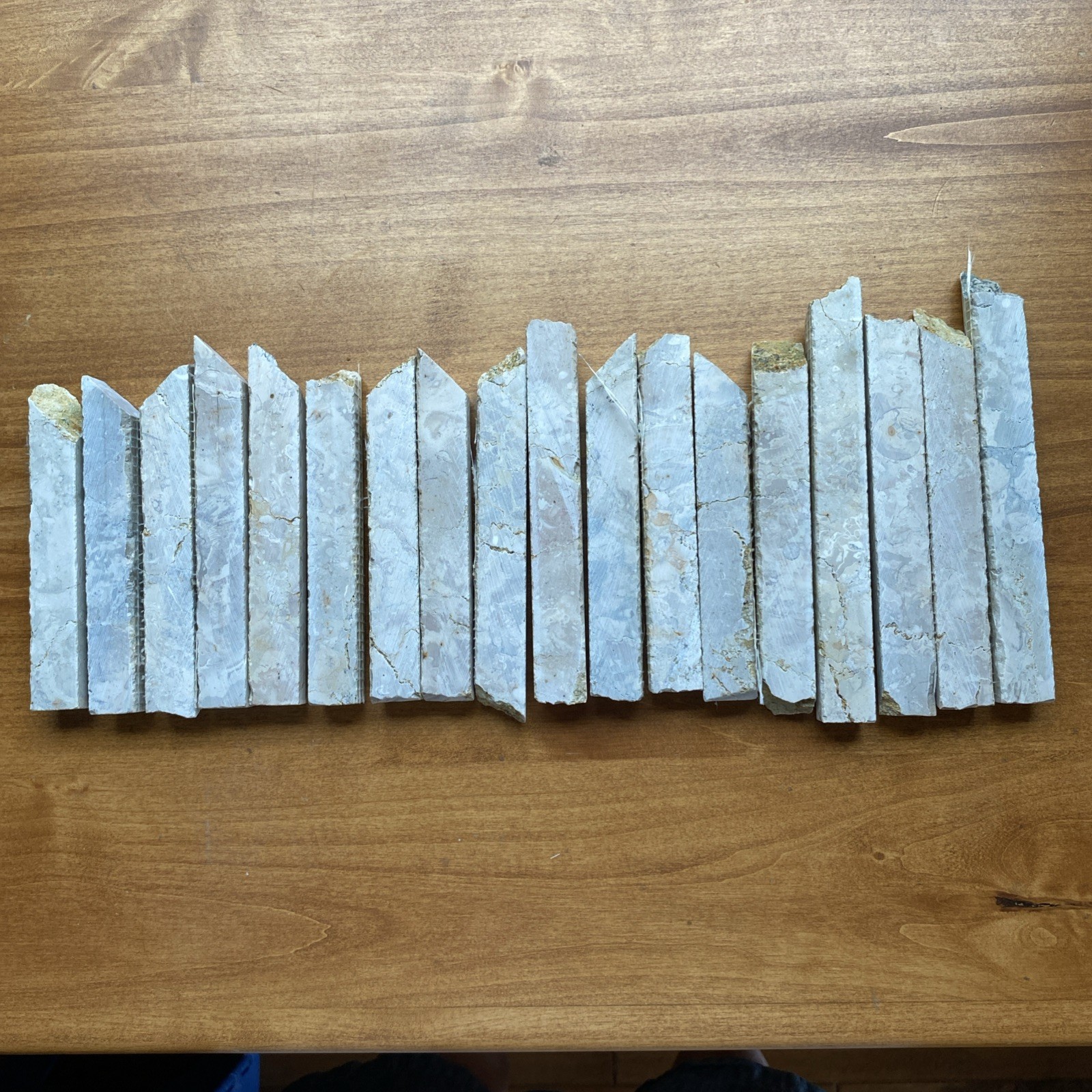 18 Pieces of varied length 3/4” Marble Stone Pencil Liner Wall Trim Tile