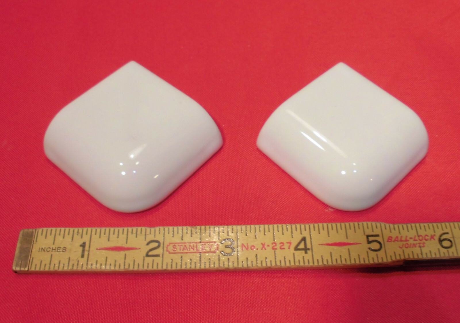 2 pcs. *Glossy Ice White* 2″ X 2″ X 5/8″ Ceramic Bullnose Radius Corner Tiles