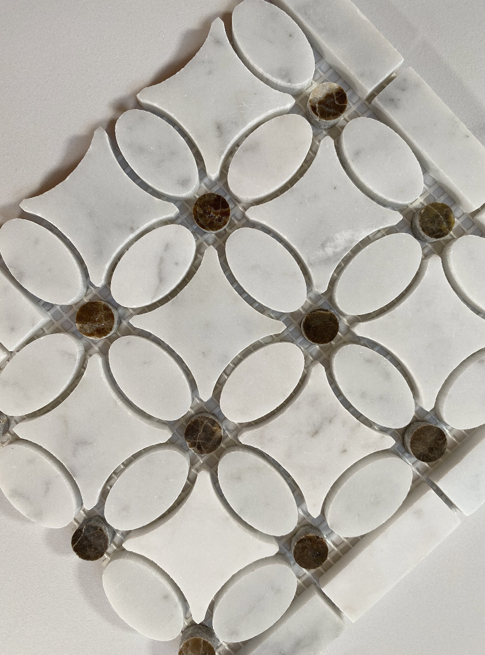 C9C4CXP White Carrara Bianco Marble Flower Mosaic Border Corner Tile Polished