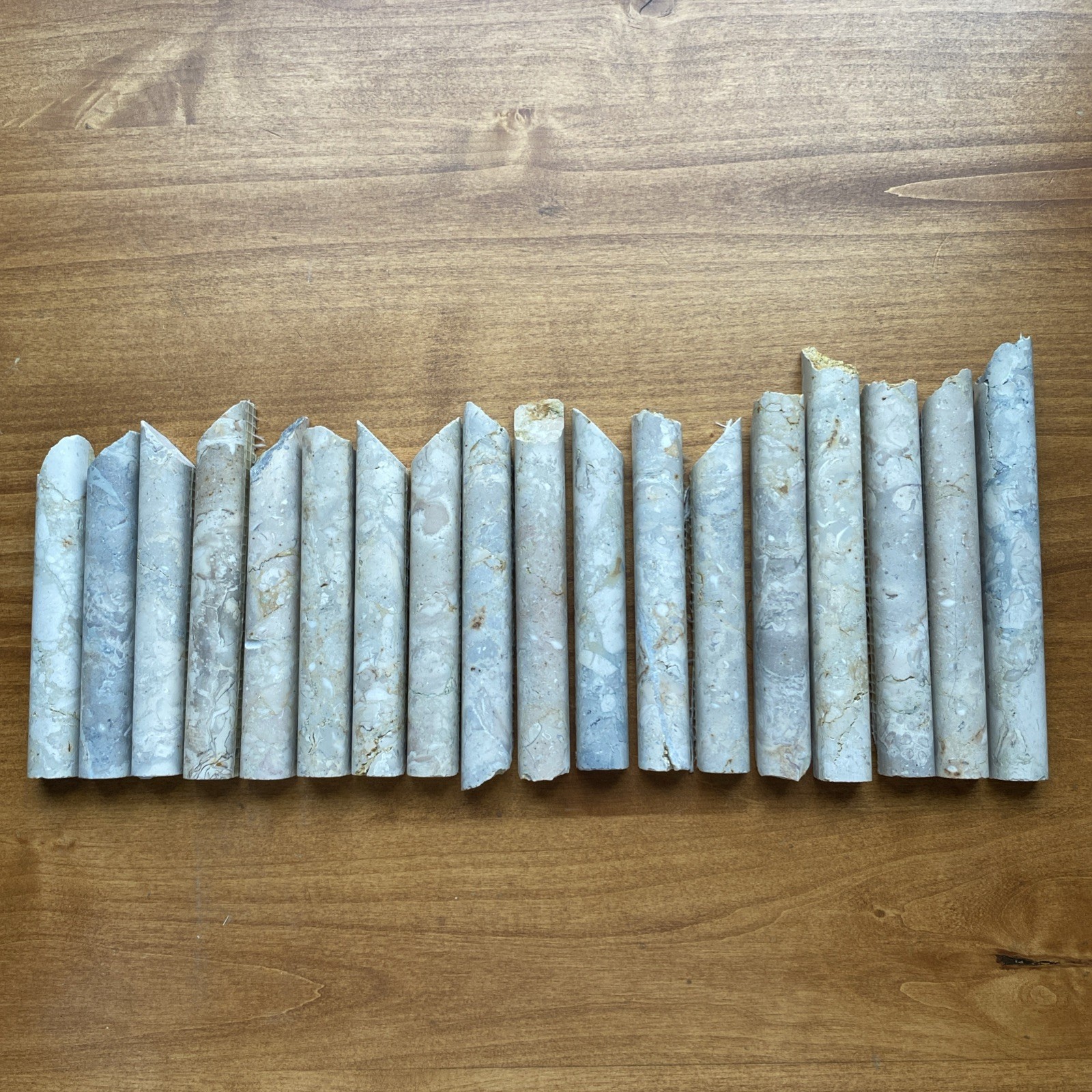 18 Pieces of varied length 3/4” Marble Stone Pencil Liner Wall Trim Tile
