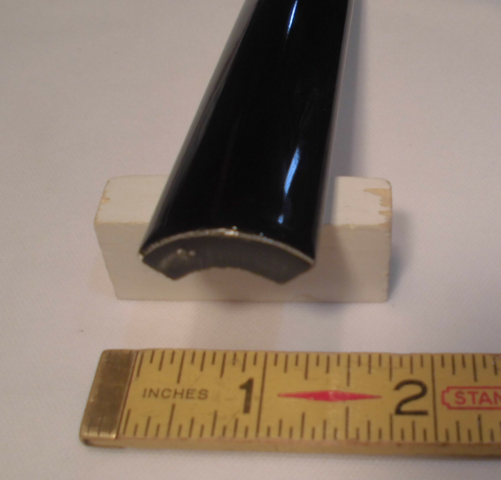 4 pieces. *Glossy Black* Ceramic Quarter Round Tiles 1″ X 6″ Corner Tiles NOS