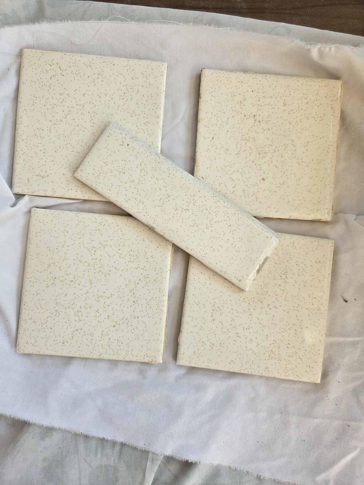 4 Vtg WENCZEL Wenzel Tile 4×4 Gold Dust 86 43 Ivory Beige Gold Yellow Flecks
