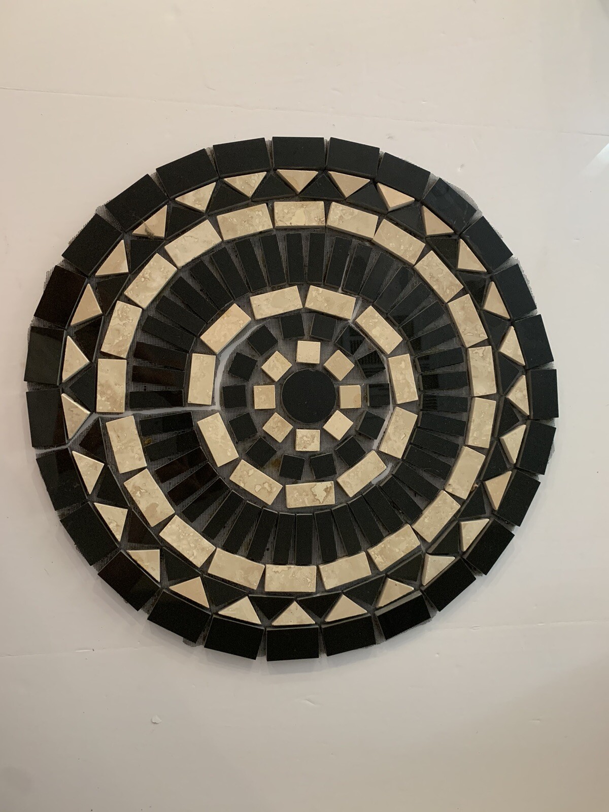 Mosaic Tile Inlay Circular Travertine Marble & Black