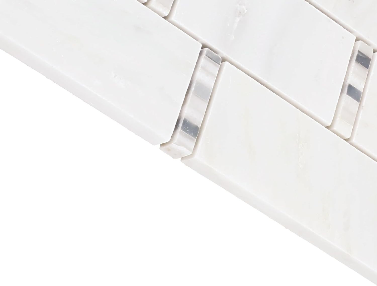 First Snow Elegant Polished Linear Mosaic Tile – Random Design