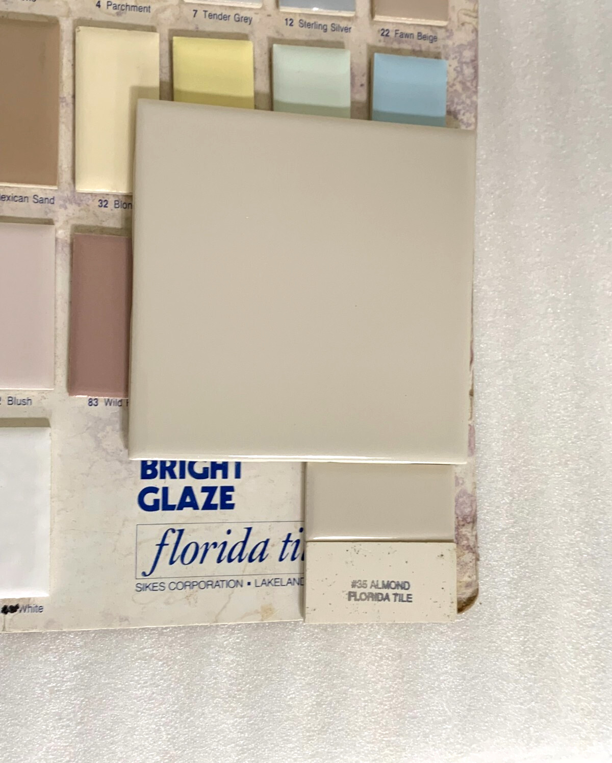 New Vintage Florida Ceramic Tile Almond #35 Gloss 4 3/8″ x 4 3/8″