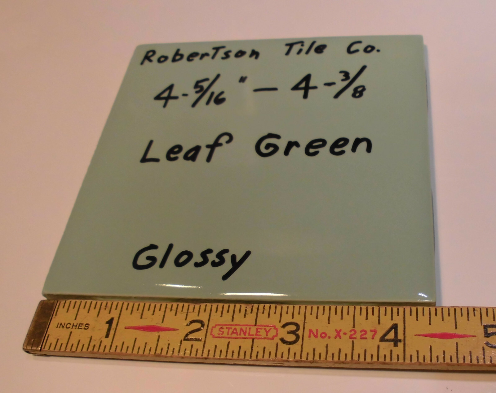 1 pc. Glossy Ceramic Tile *Leaf Green* 4-3/8″- 4-5/16″ by Robertson Co. NOS