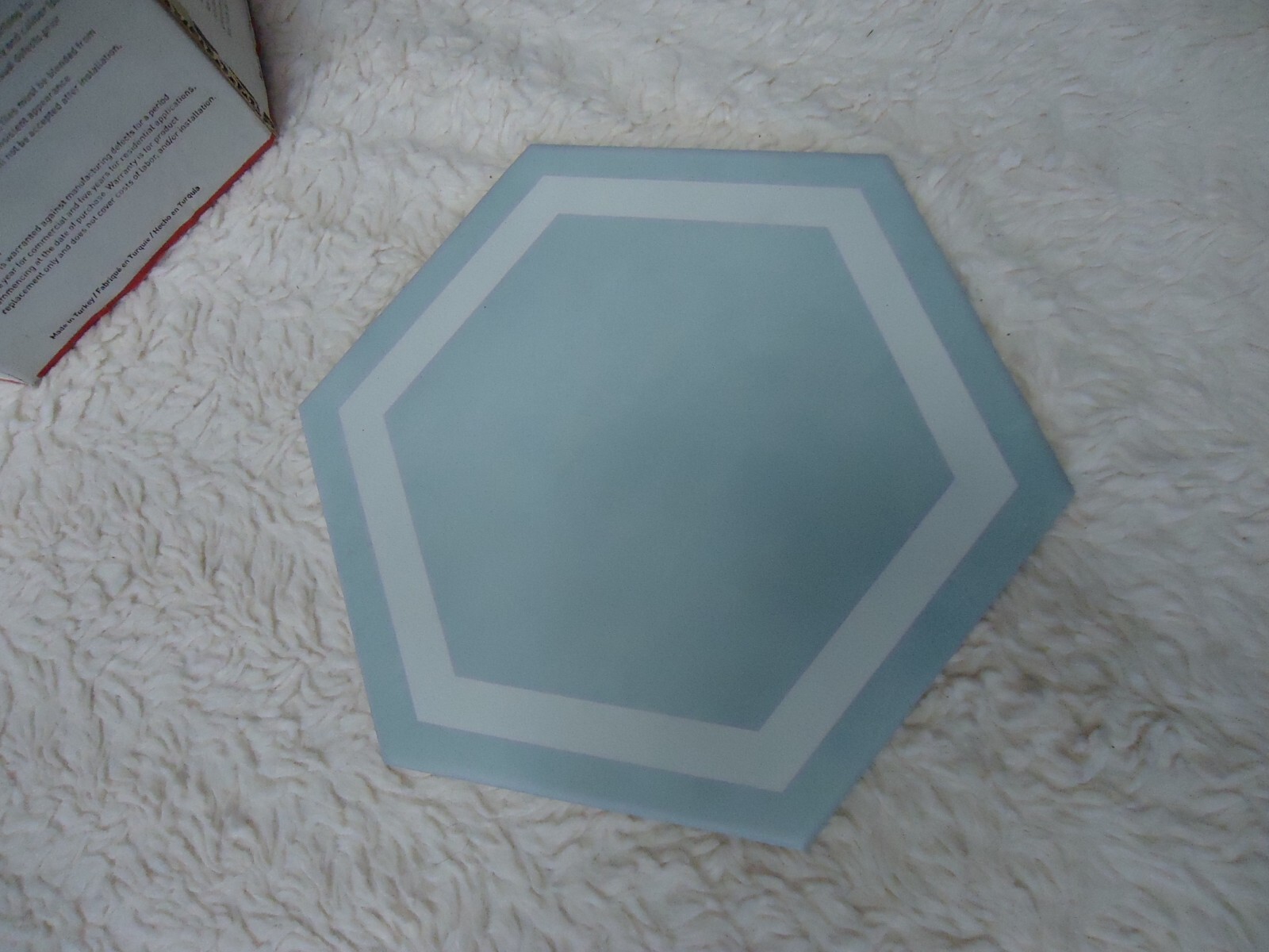 ANATOLIA HEXAGON PORCELAIN TILE 10 PK LIGHT BLUE & WHITE FRAME 6.89″ X 7.87″