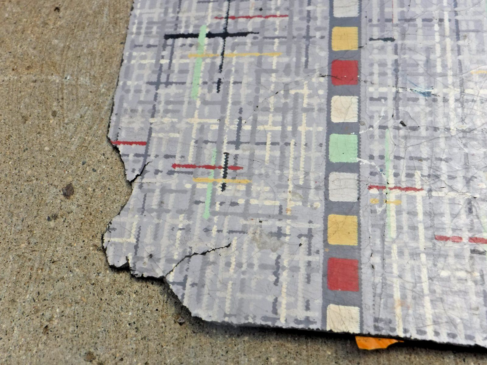 VTG~LINOLEUM FLOORING~LARGE PIECE~75″X85″~1950-60~MOVIE SET~MCM~GRAY GRID A