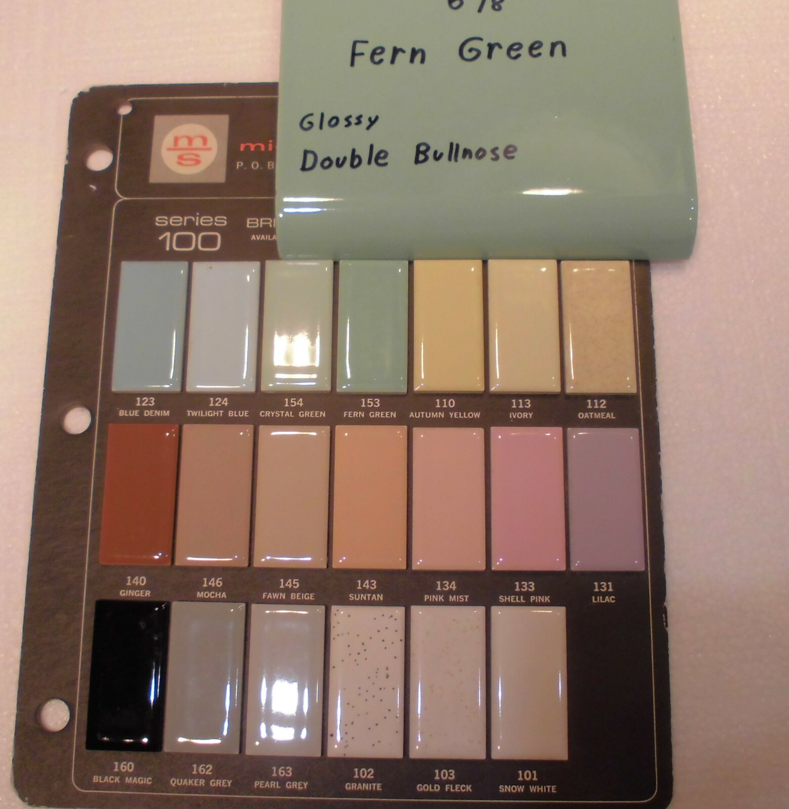 1 pc. Fren Green 6″ x 6″ Double Radius Bullnose Glossy Ceramic Tile: NOS