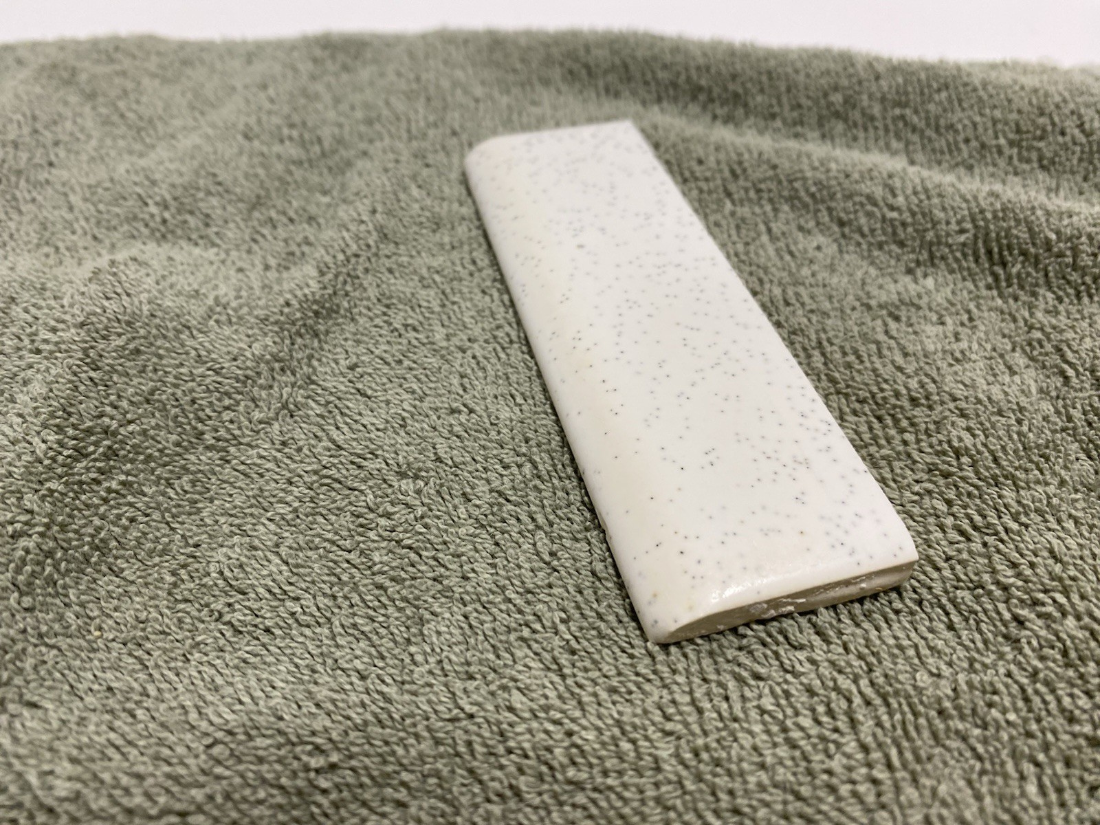 9 Vintage (1950-60s) White Speckled Ceramic Tile – CUT BULLNOSE – 1.5×4.25
