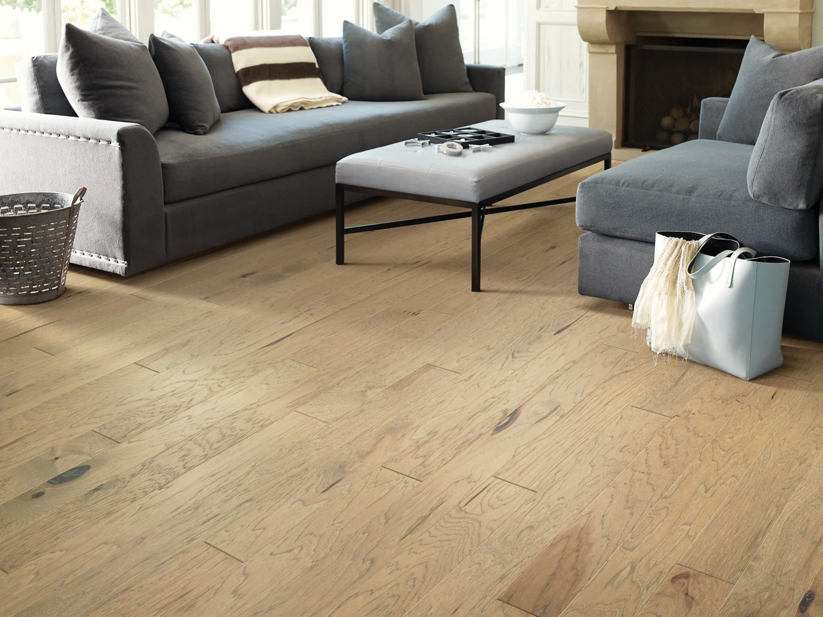 Shaw SW711 High Plains 5″W Wire Brushed Engineered Hardwood – Jute