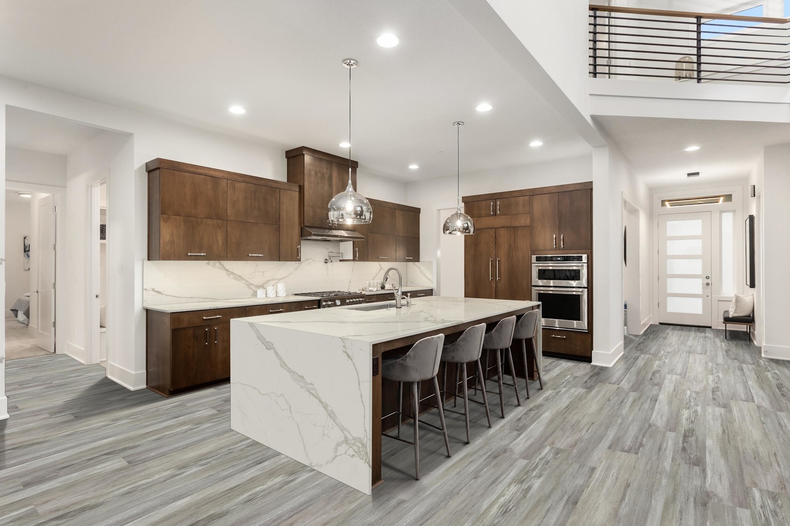 Ackland AKVRC7X48-4406-CA Harper 7″ x 48″ Embossed Vinyl Flooring – Easton