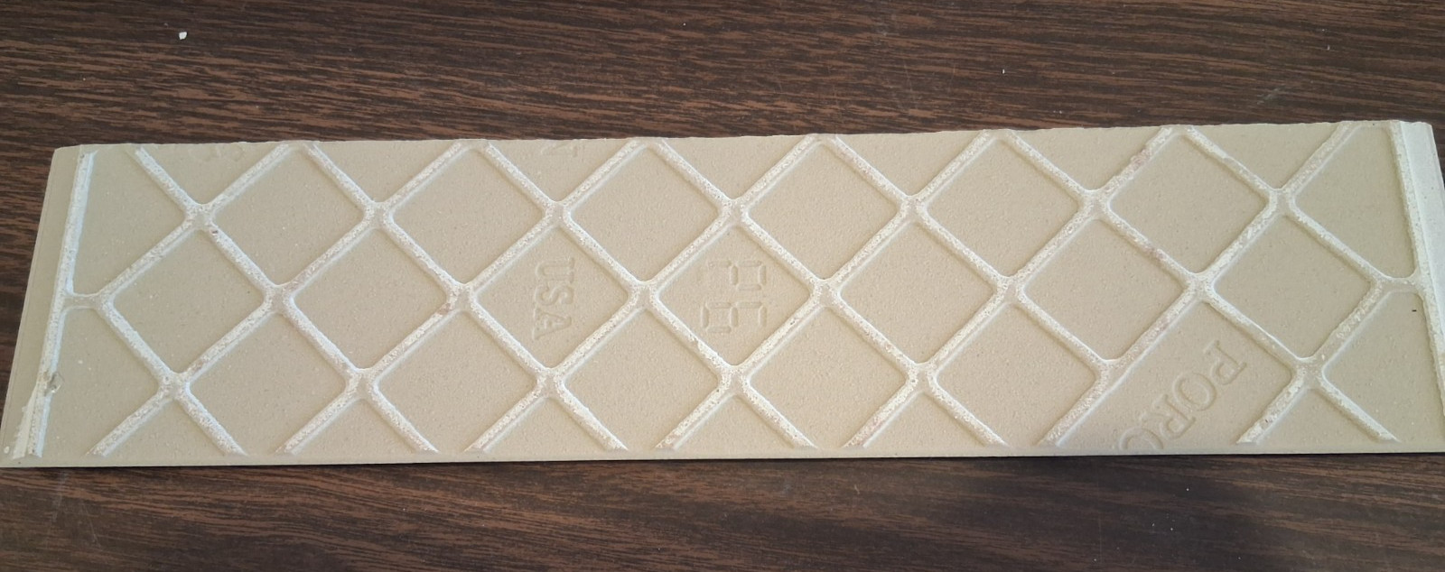 (8 PIECES) 3″ x 11.75″ BEIGE DESIGN BULLNOSE CERAMIC TILE TRIM/ABSTRACT DESIGN