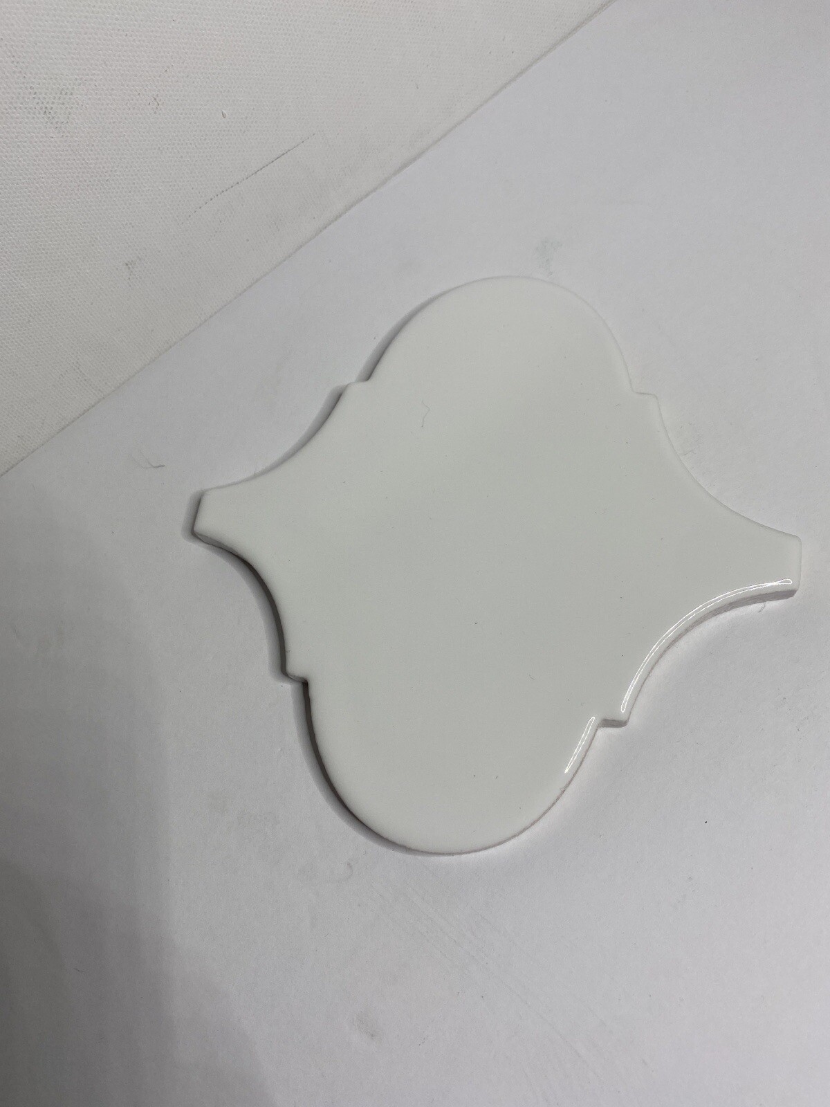 Allen + Roth Ogee Ceramic White Tiles Pieces 0526288. 5 Pack. Brand New