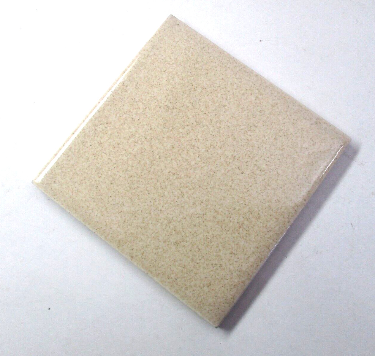1 Wall Tile Robertson USA 4-5/16″ Gloss Speckled Brown on Beige Ceramic 1950 MCM