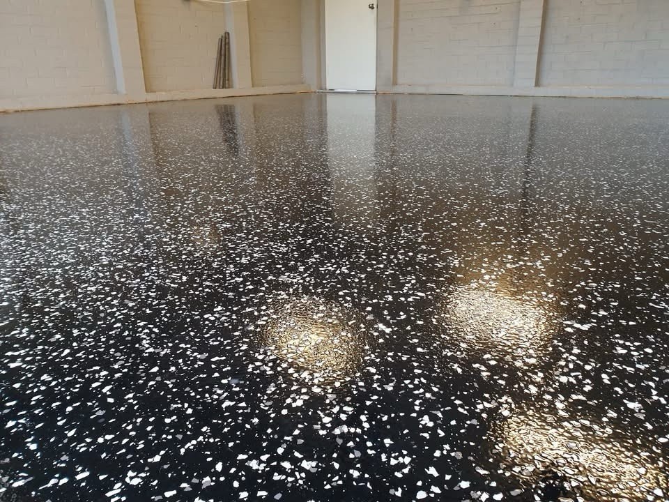 EPOXY Medium Grey, Vinyl Floor Flakes 1/4” 5Lbs Residential Commercial