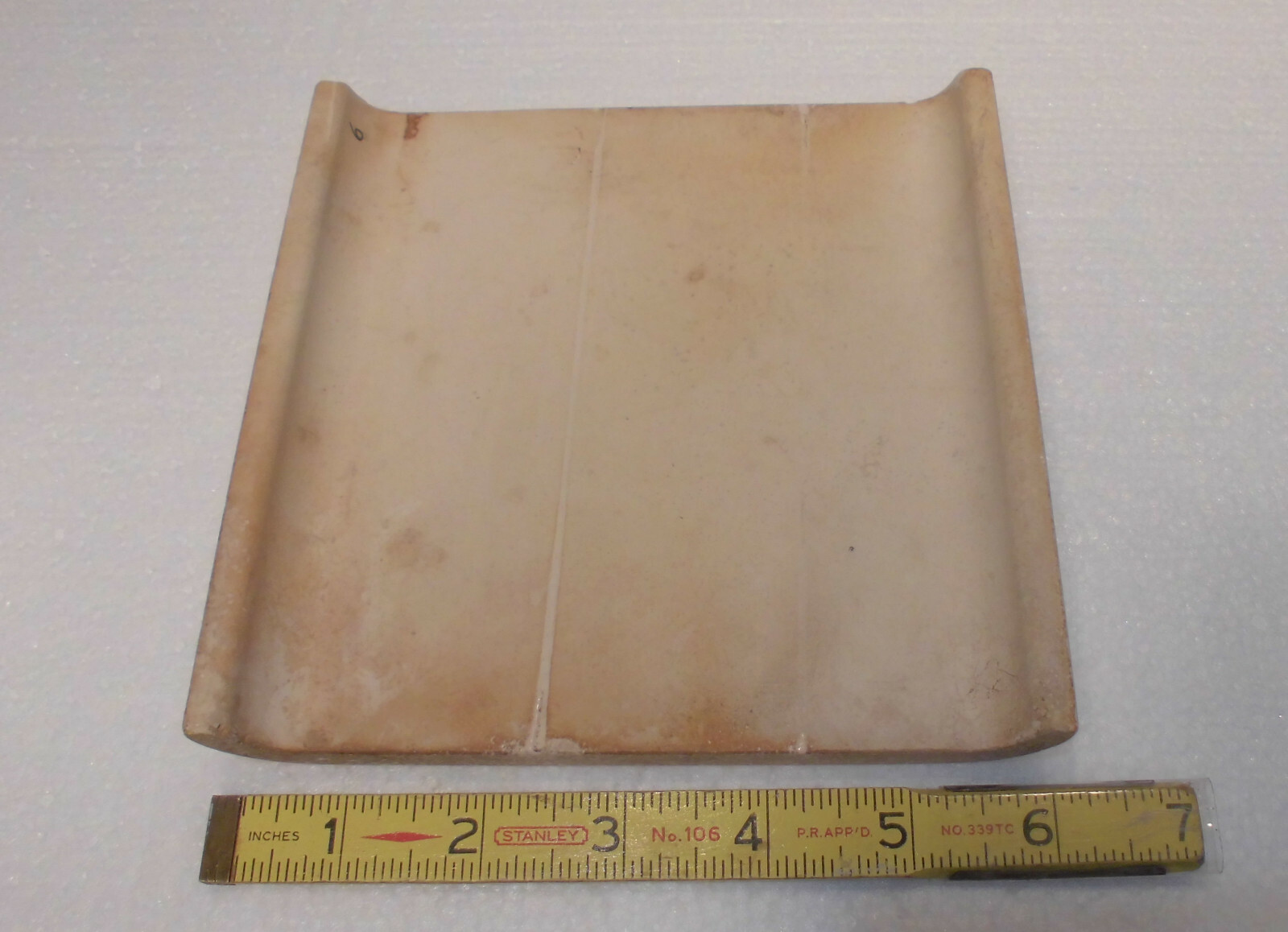 1 pc. Light Brown – Parchment; 6 1/8″ Double Radius Bullnose Glossy Ceramic Tile