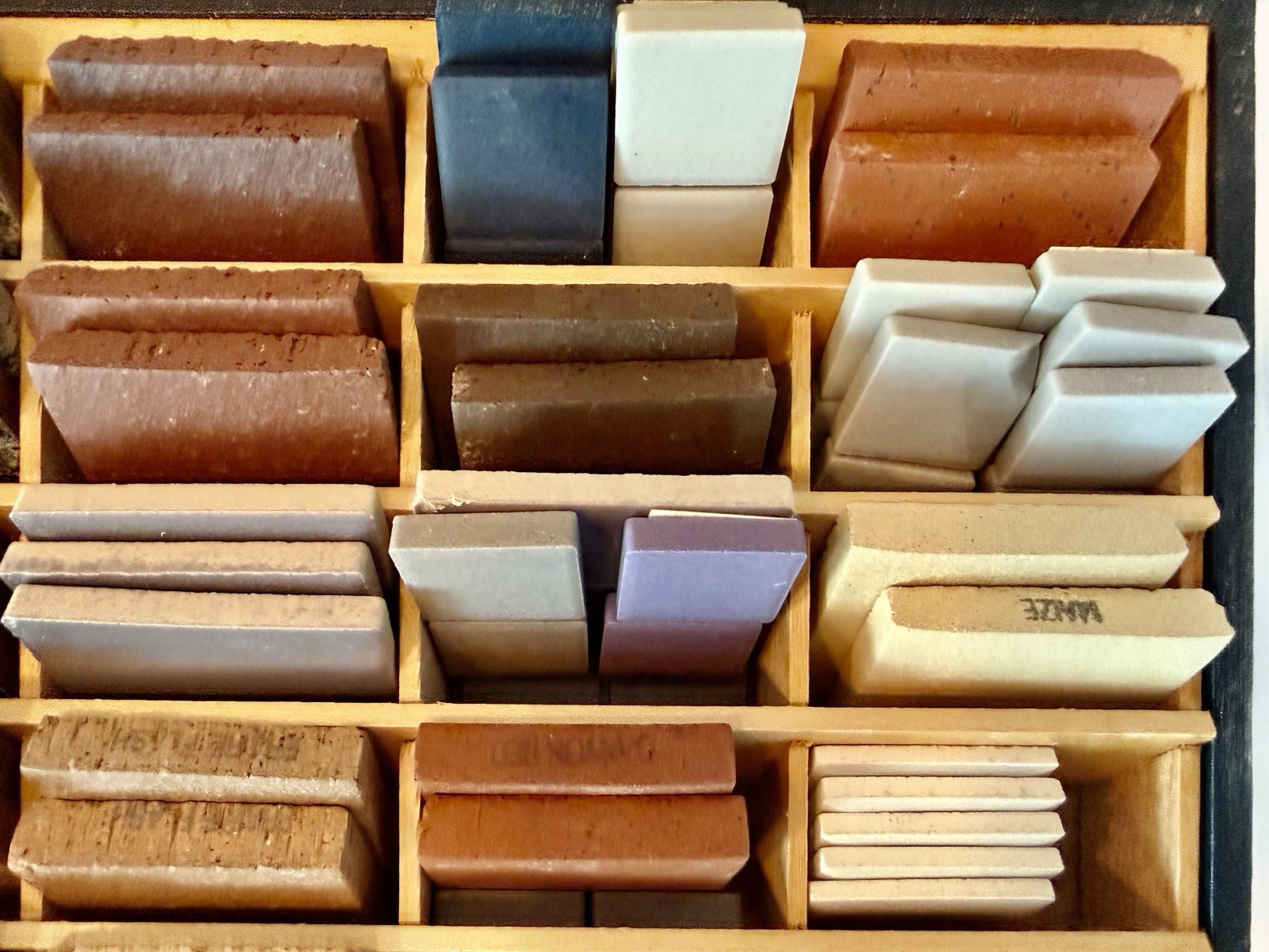 1993 American Olean R123 Color Chest Tile Sample Case 110+ Pieces Nearly Complet
