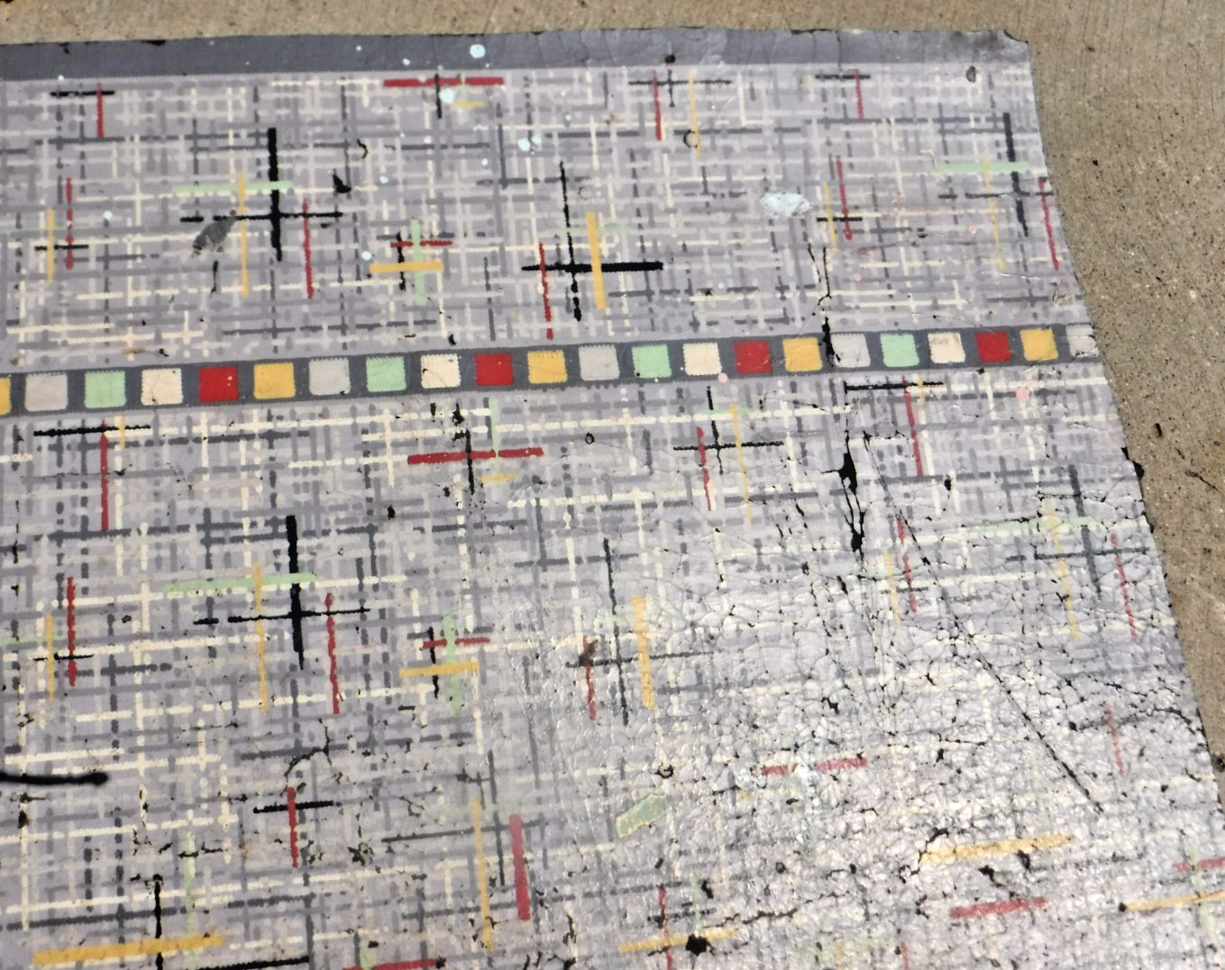 VTG~LINOLEUM FLOORING~LARGE PIECE~46″x66″~1950-60~MOVIE SET~MCM~GRAY GRID B