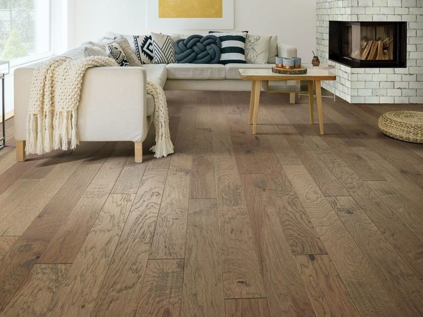 Shaw SW219 Pebble Hill 5″W Handscraped Engineered Hickory – Off White