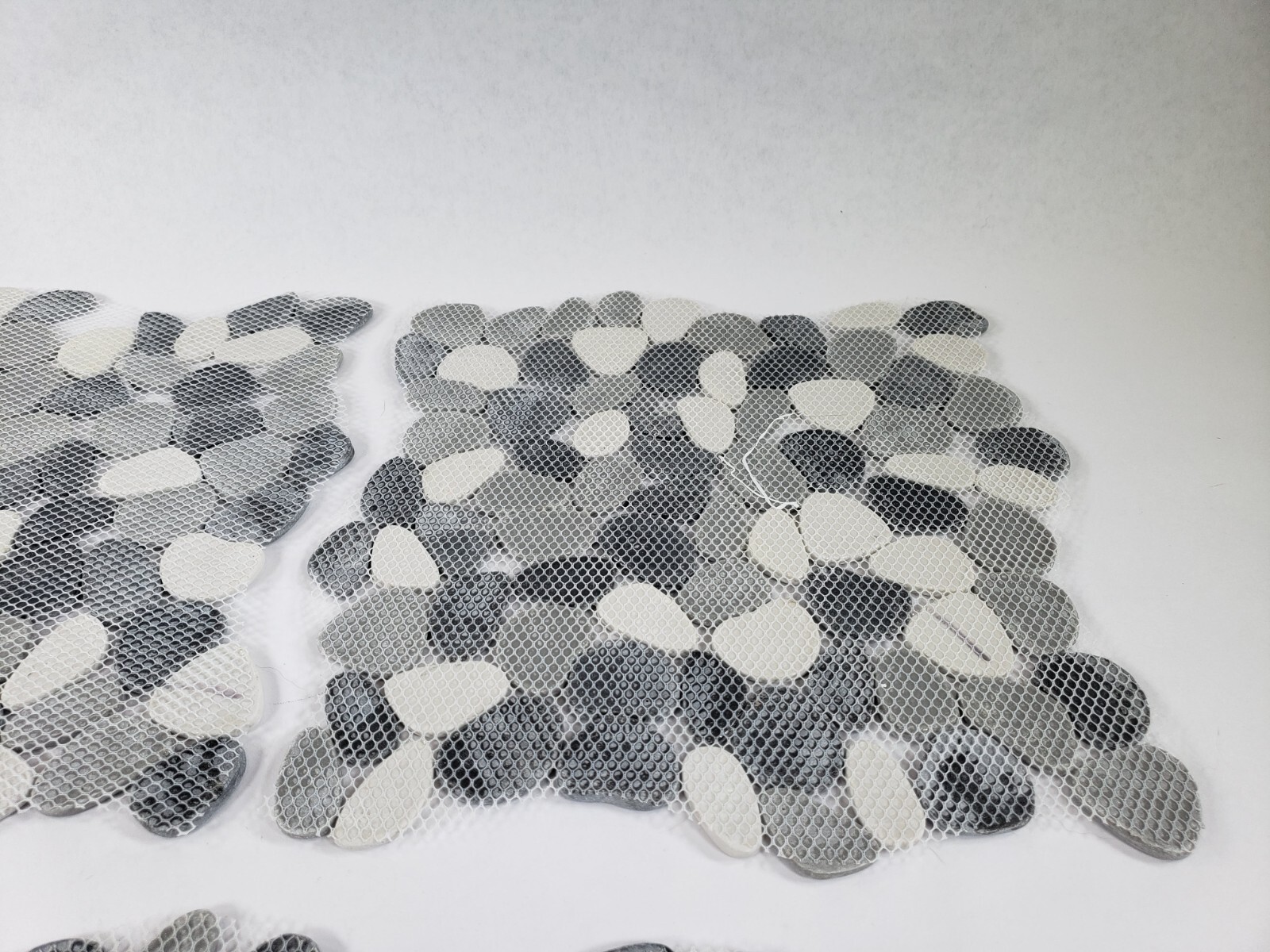 Diflart Pebble Tile for Shower Floor Java Tan & White 5 Sq.ft Pebble Backsplash