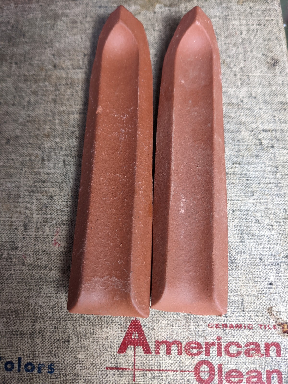 2 pcs American Olean Q01 Dal Q40 Cove Base Incorner Tile QB3565 1″ X 5″ USA
