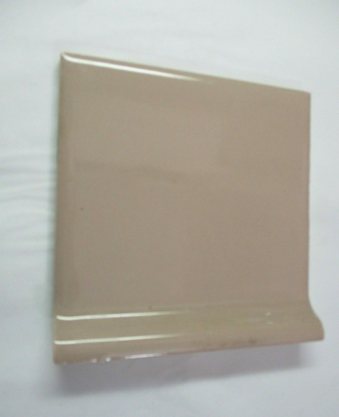 1 Cove Base Tile Wheeling USA 4-3/8″ Gloss Latte Dark Beige Ceramic Wall MCM Vtg