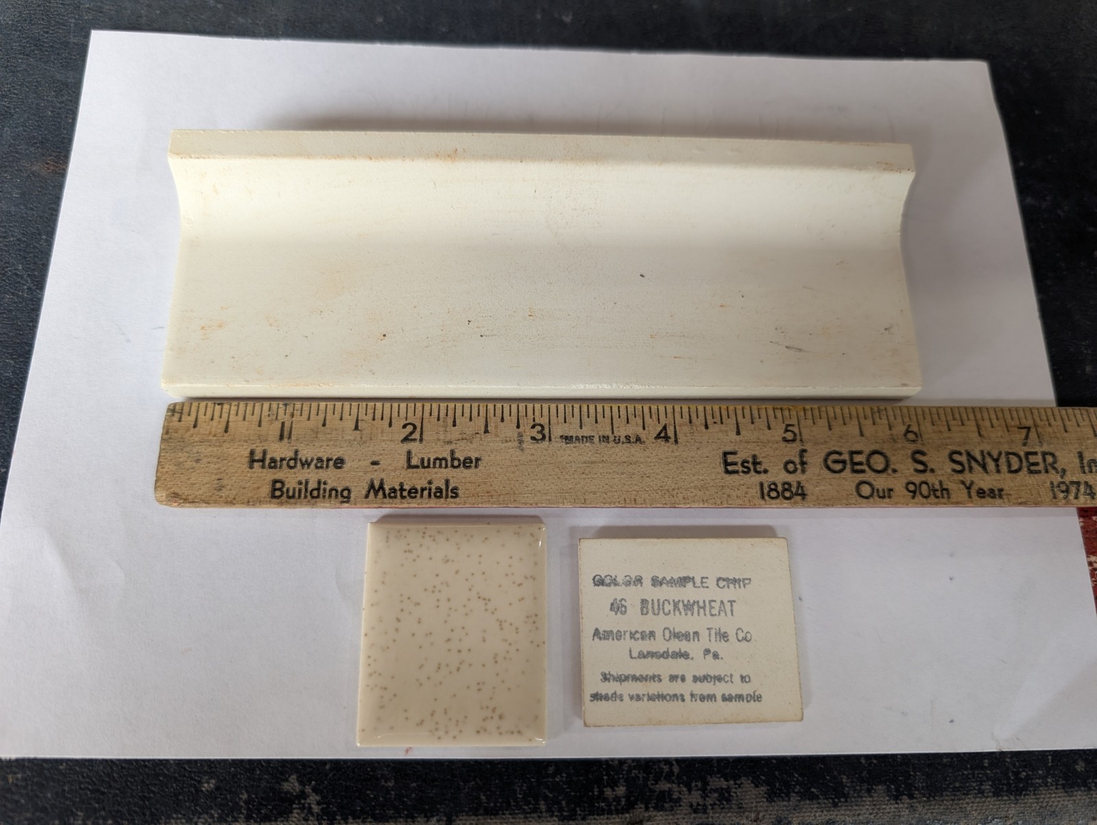 1 pc Ceramic Tile Bullnose A4200 mud cap American Olean 46 Buckwheat Beige speck