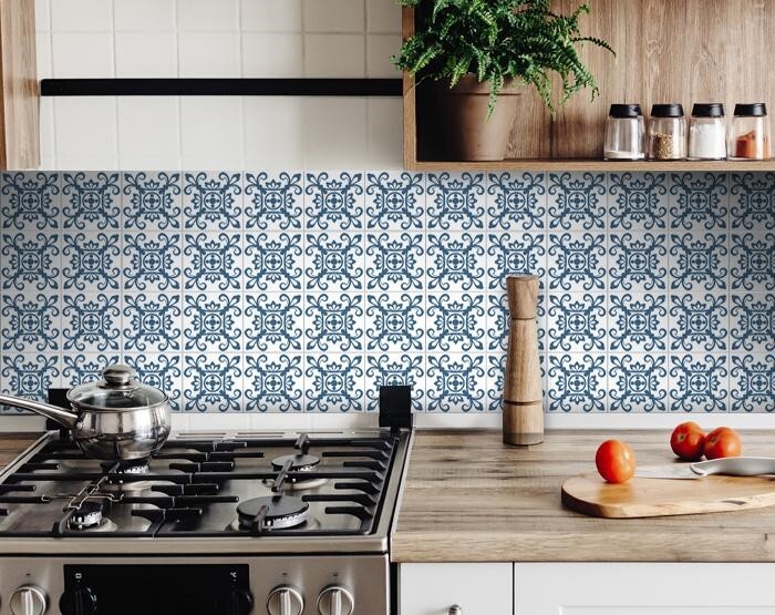 HomeRoots 399835 4 x 4 in. Teal & White Mosaic Peel & Stick Removable Tiles