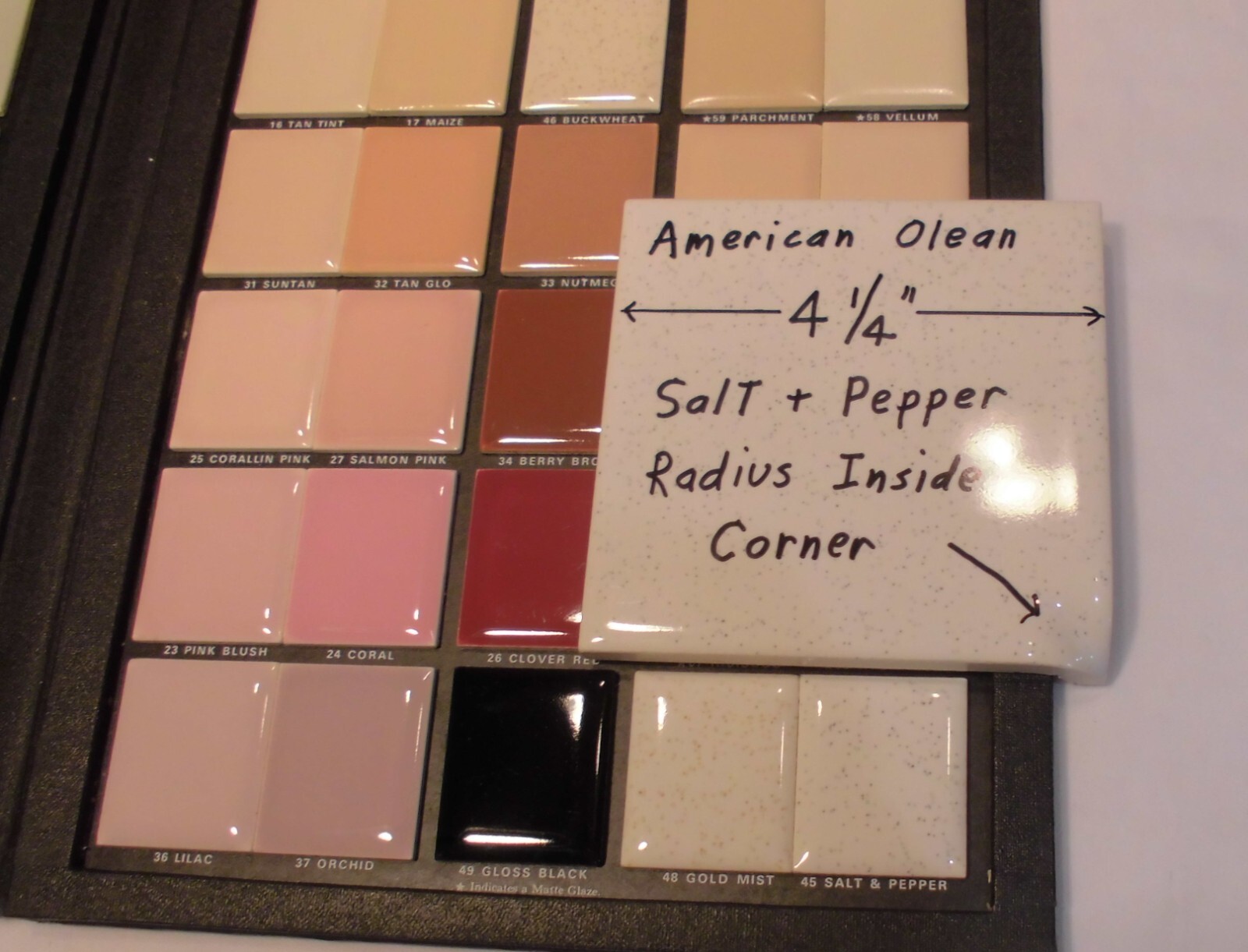 Salt & Pepper: Radius Bullnose Inside Corner Ceramic Tile: 4-1/4″ American Olean