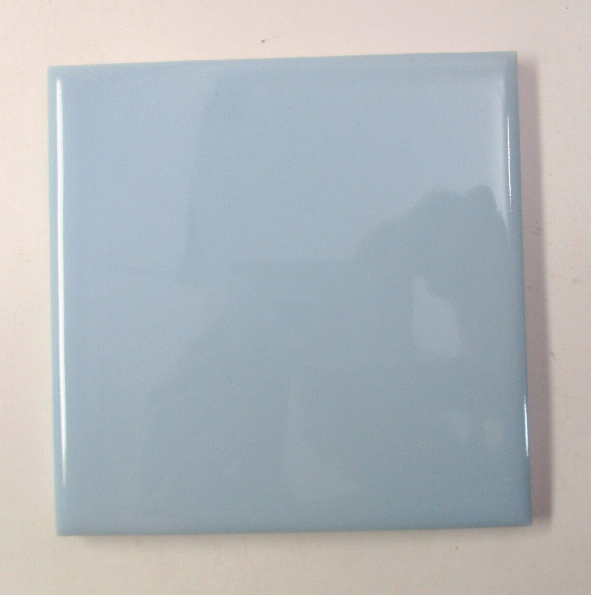 1 Wall Tile Mosaic USA 4-3/8″ Sq. Gloss Baby Blue Ceramic 1950 MCM Retro Vintage