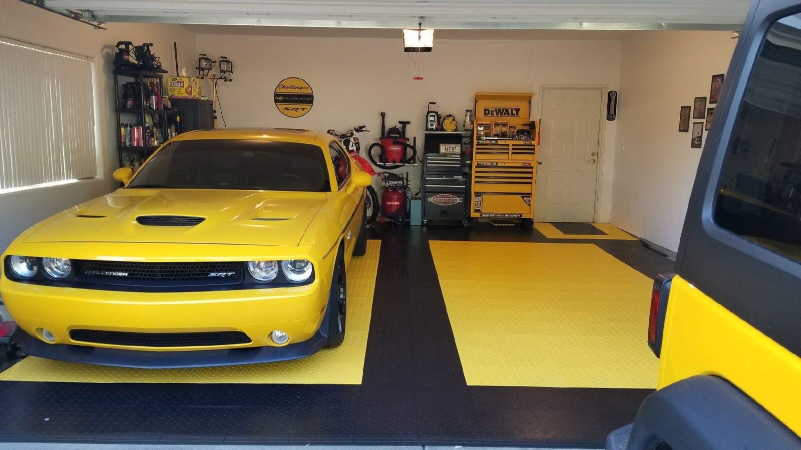 BLUE – 50 interlocking garage floor tiles Diamond Plate Clearance Basement Deck