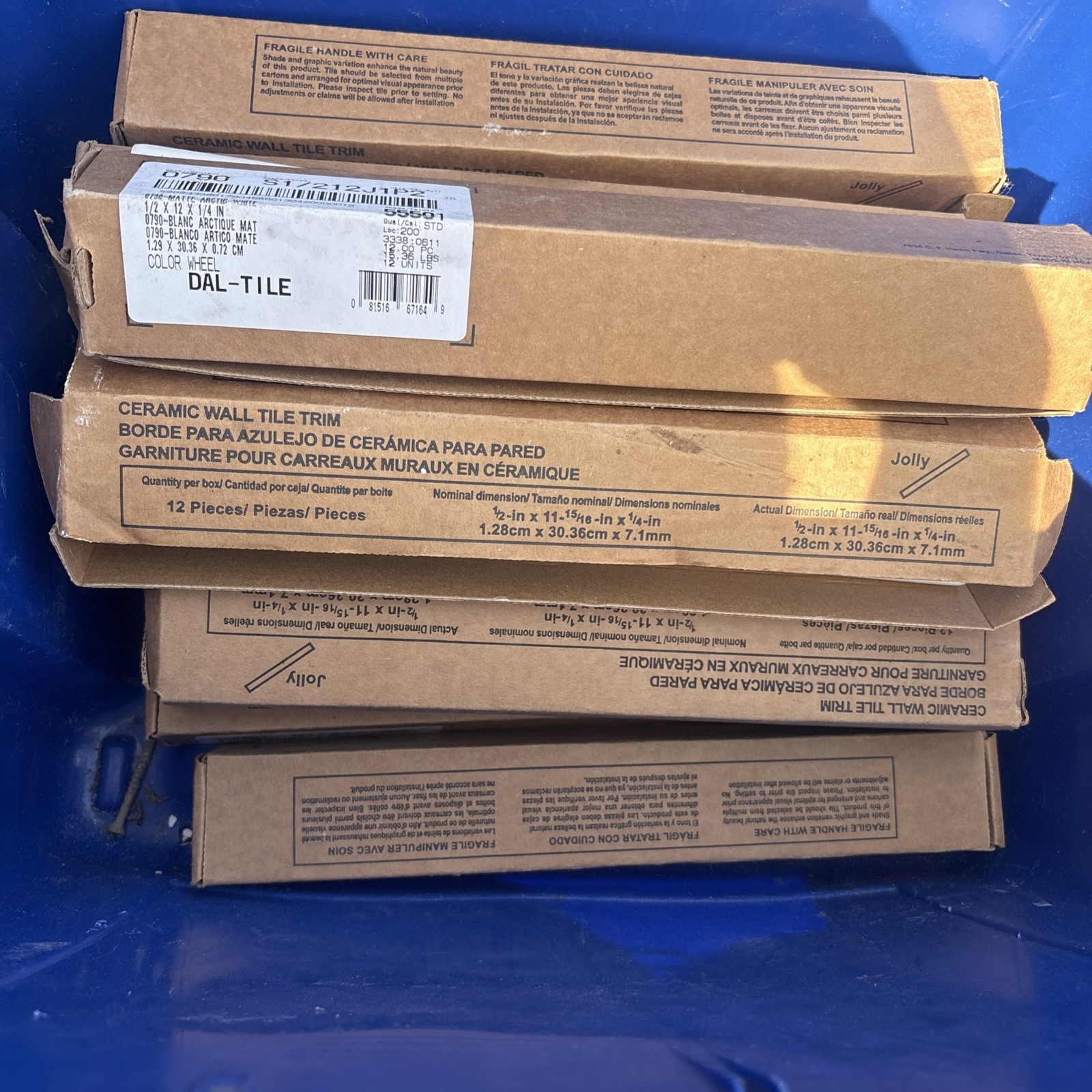 13 cases of 12 pcs￼Dal-TILE ceramic wall tile trim