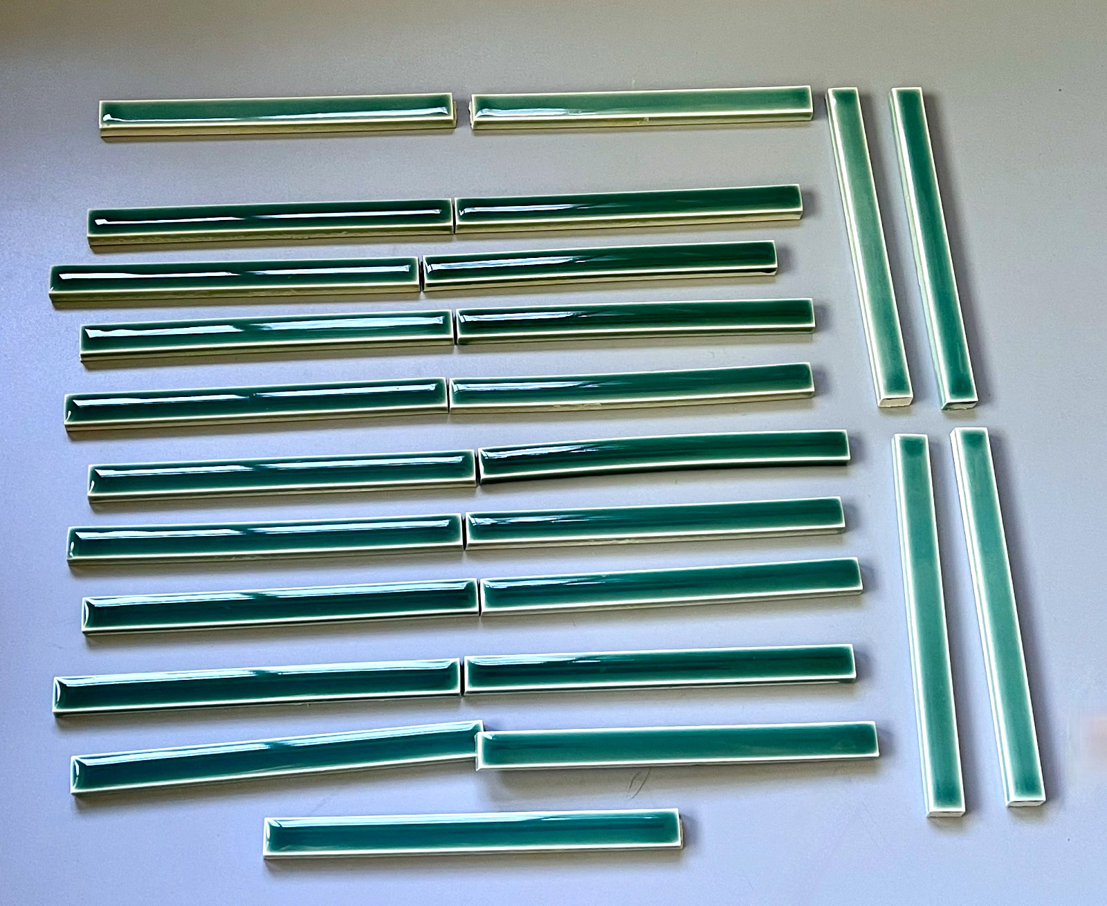 (25) Vtg Pratt Larson Ceramic Tiles Green Gloss Liner Trim Backsplash Border 6″