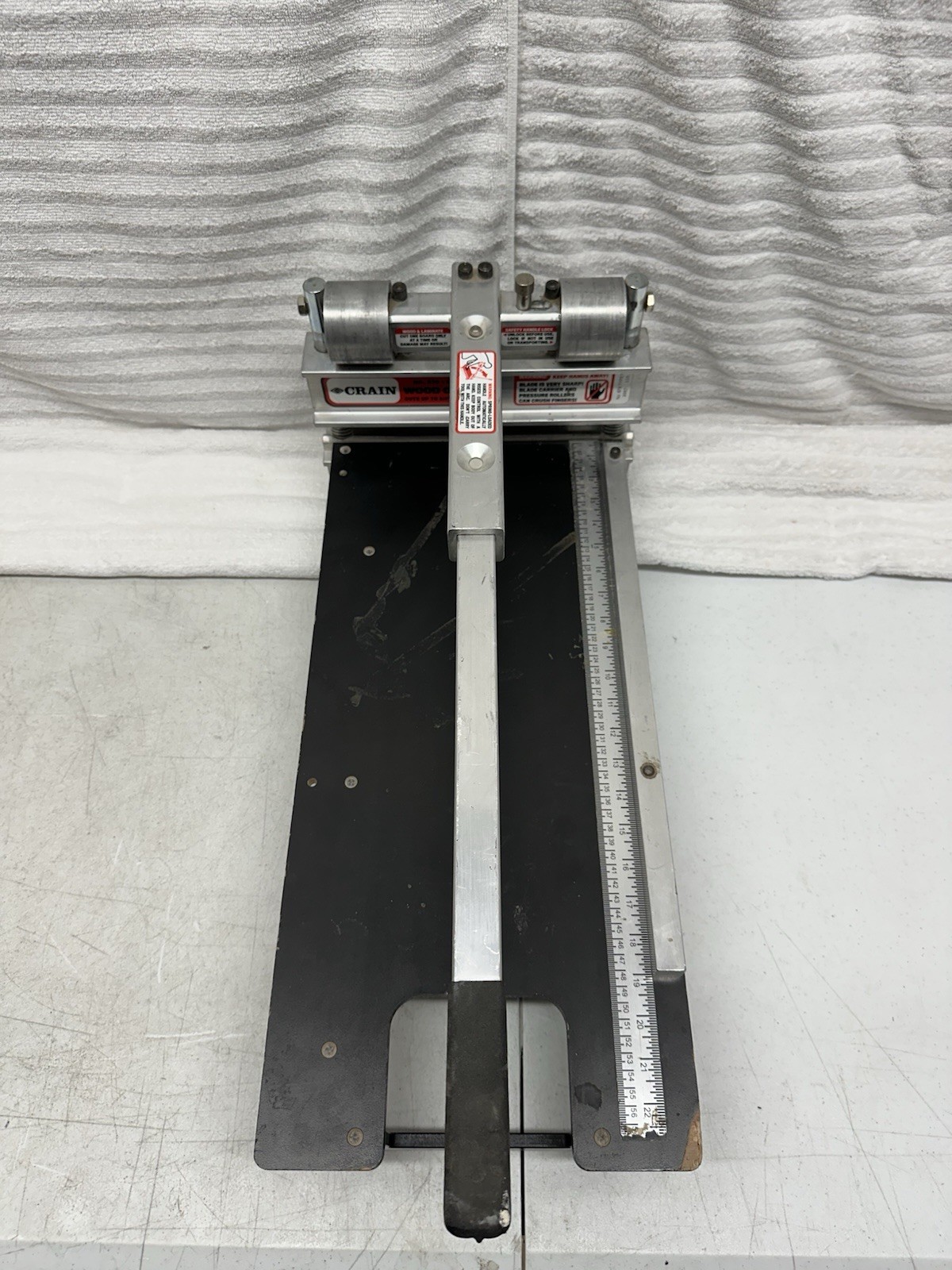 Crain 679 9″ Wood, Vinyl, LVP, LVT and Laminate Flooring Cutter