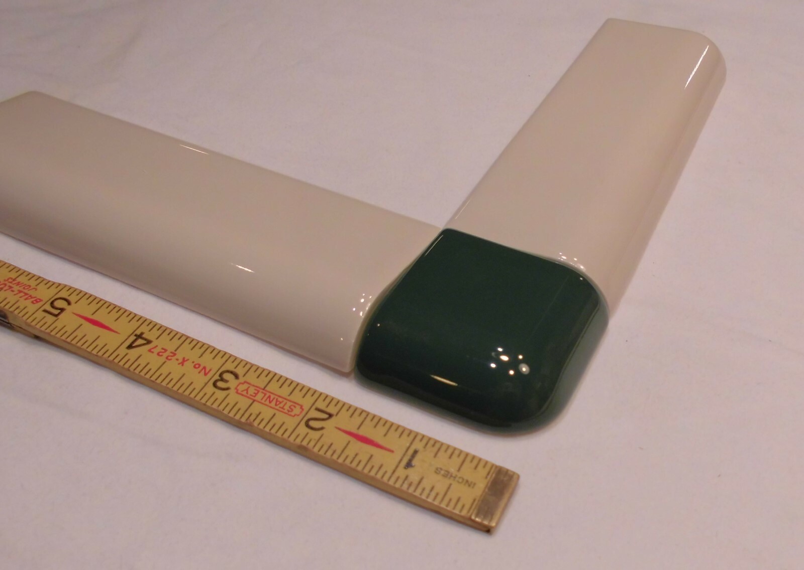 2 pcs. *Hunter Green* Radius Ceramic Bullnose…outside corner 2″ X 2″ Mudd NEW