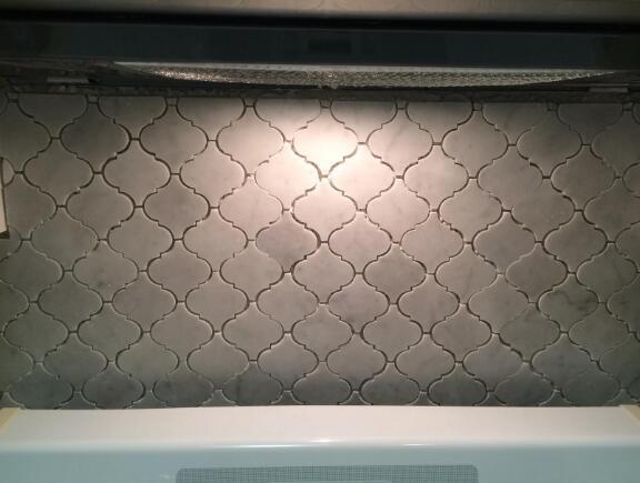 C892XH Carrara White Marble Arabesque Baroque Lantern Mosaic Tile Honed Medi