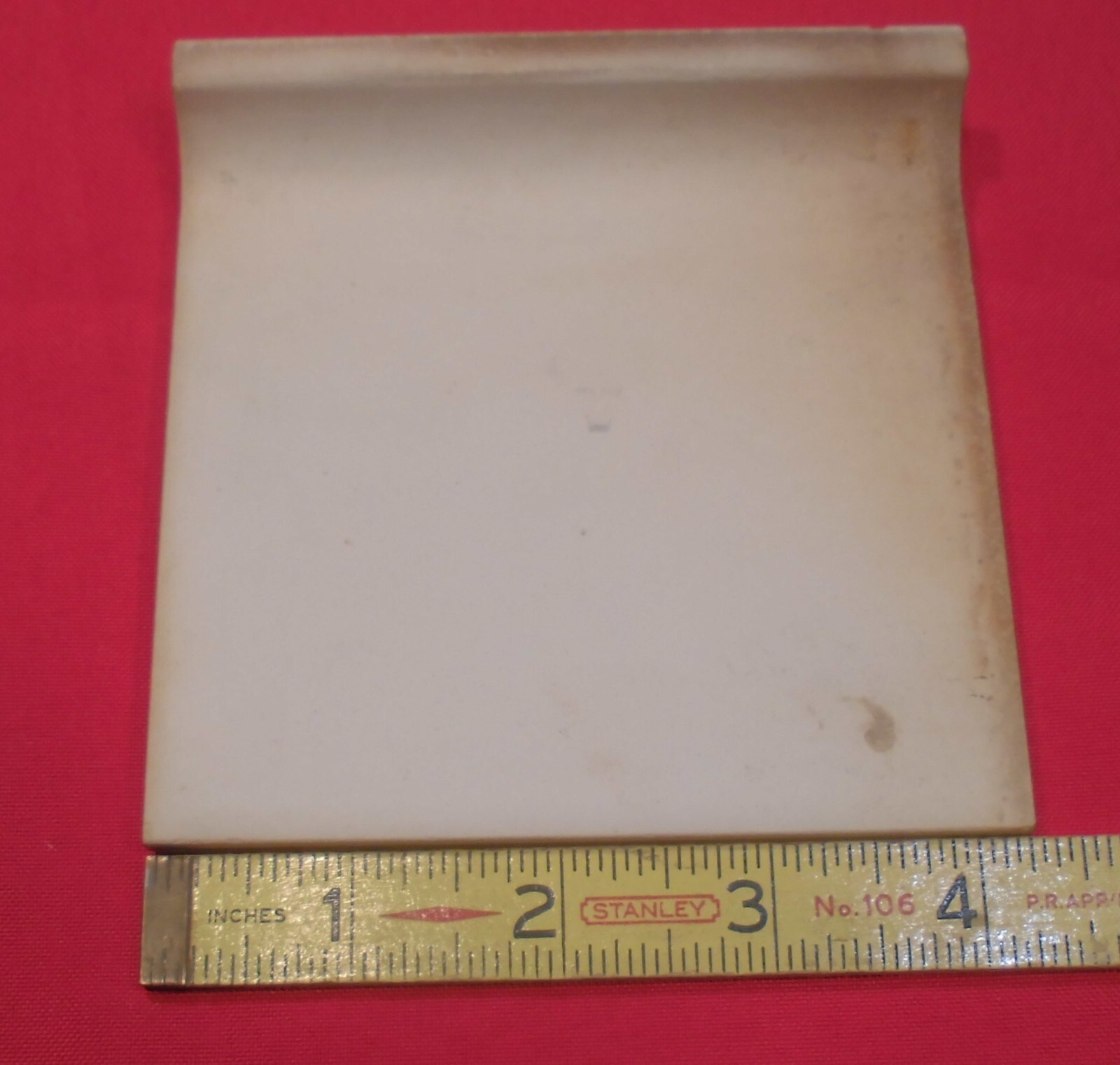 1 pc. Tan Tint: Glossy Radius Bullnose Ceramic Tile 4-1/4″ American Olean NOS