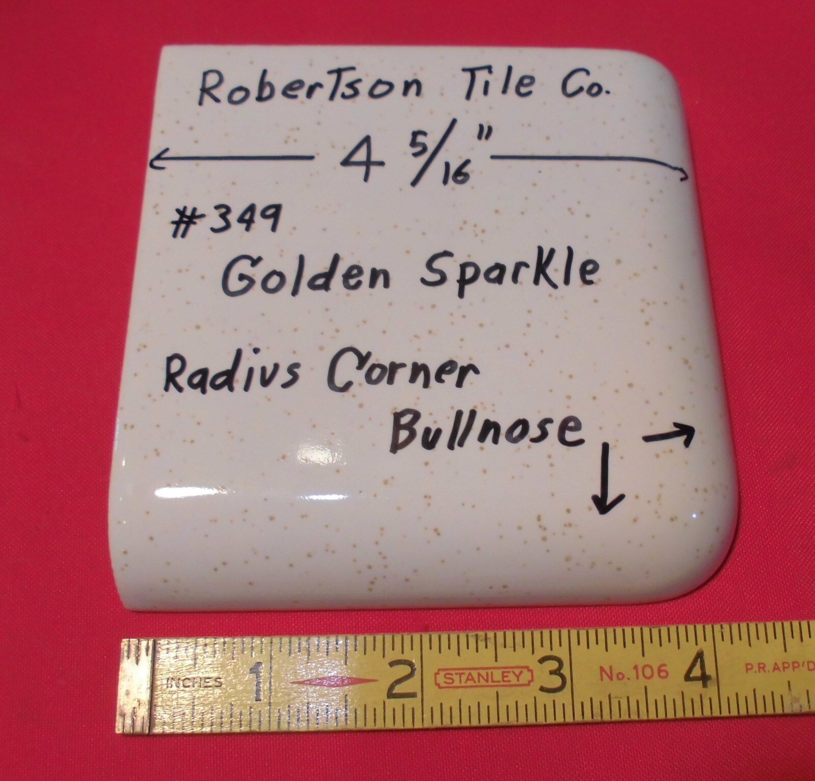 1 pc. Corner Bullnose; Golden sparkle: Glossy Ceramic Tile by Robertson 4-5/16″