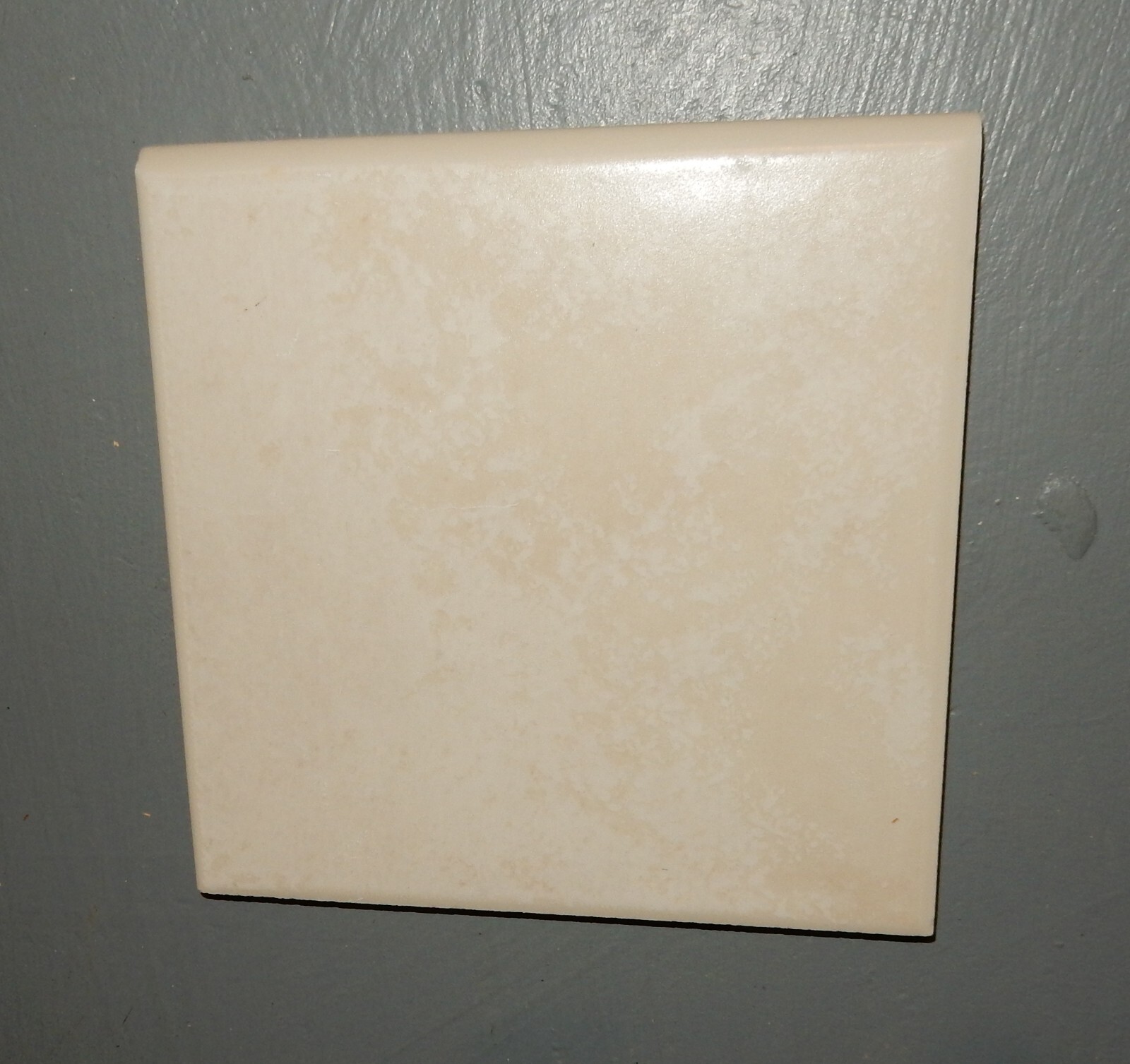 24pcs Vintage Light Mottled Tan Porcelain Tiles, 15 x 15 cm, Mid-Century Modern