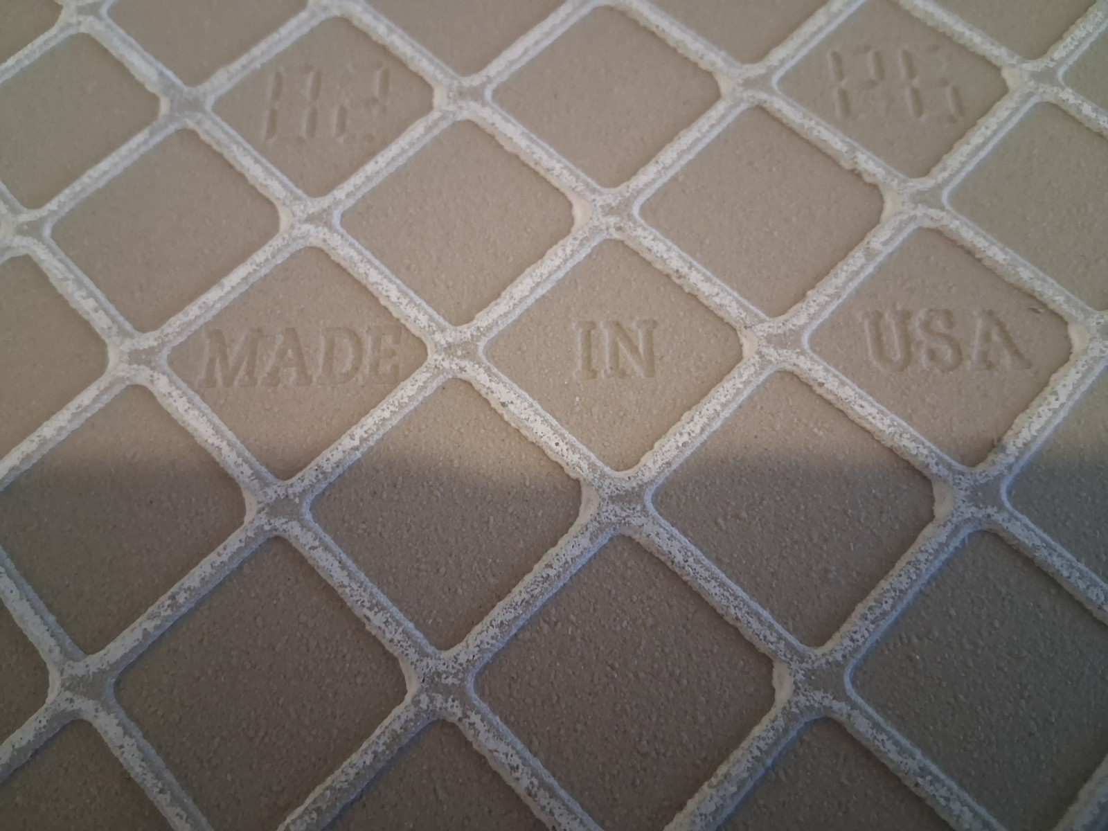 (4 PIECES) FLORIDA TILE CO. 11.75″ x 11.75″ BEIGE PORCELAIN MATTE TILE/USA MADE