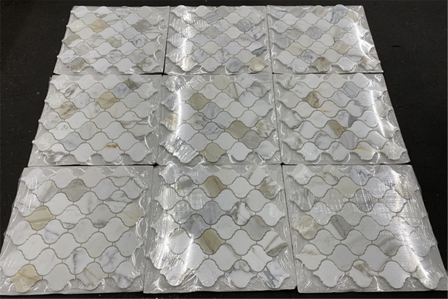 G892XP Calacatta Gold Calcutta Marble Arabesque Lantern Mosaic Tile Polished