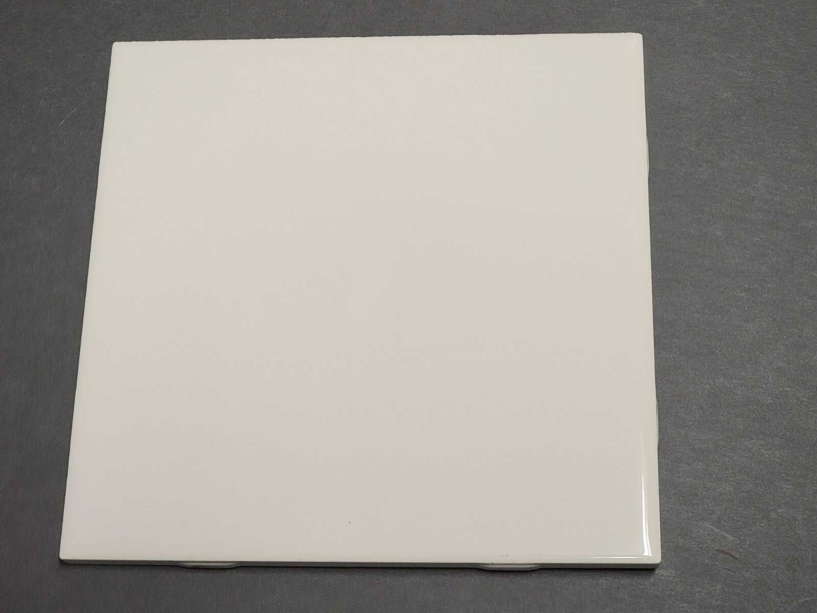1 pc. AMERICAN OLEAN 6″ x 6″ Ceramic Tile – Glossy White Biscuit NEW NOS